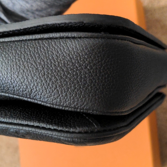 Brand New Authentic Louis Vuitton Pochette Metis Handbag - Picture 9 of 16